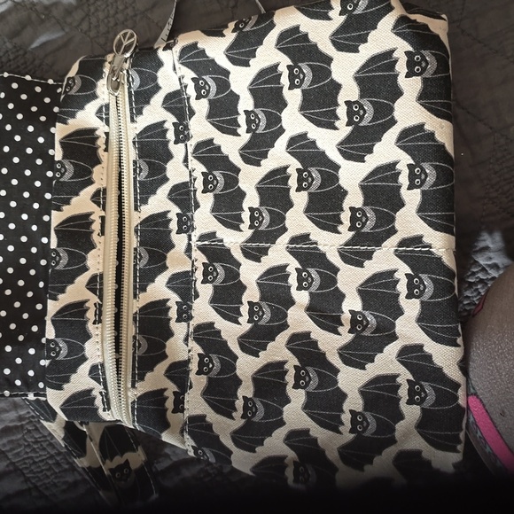 bungalow360 bat crossbody bag NWT - Picture 11 of 11